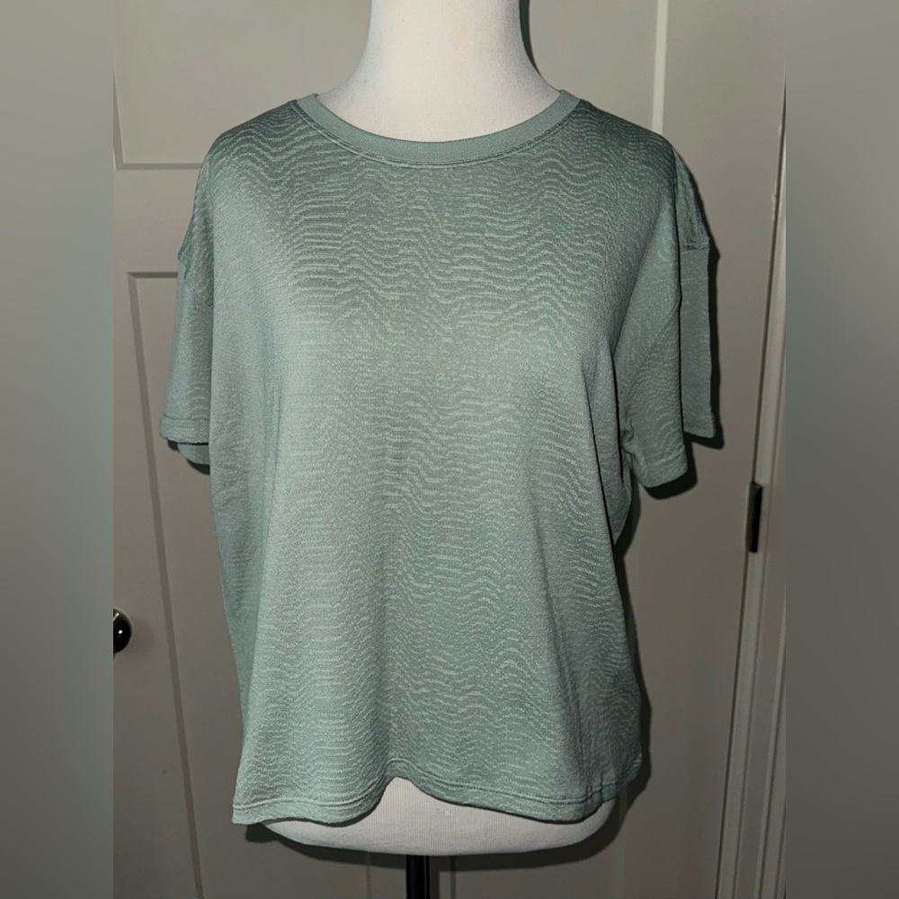 Lululemon Crew Neck Cropped Tee